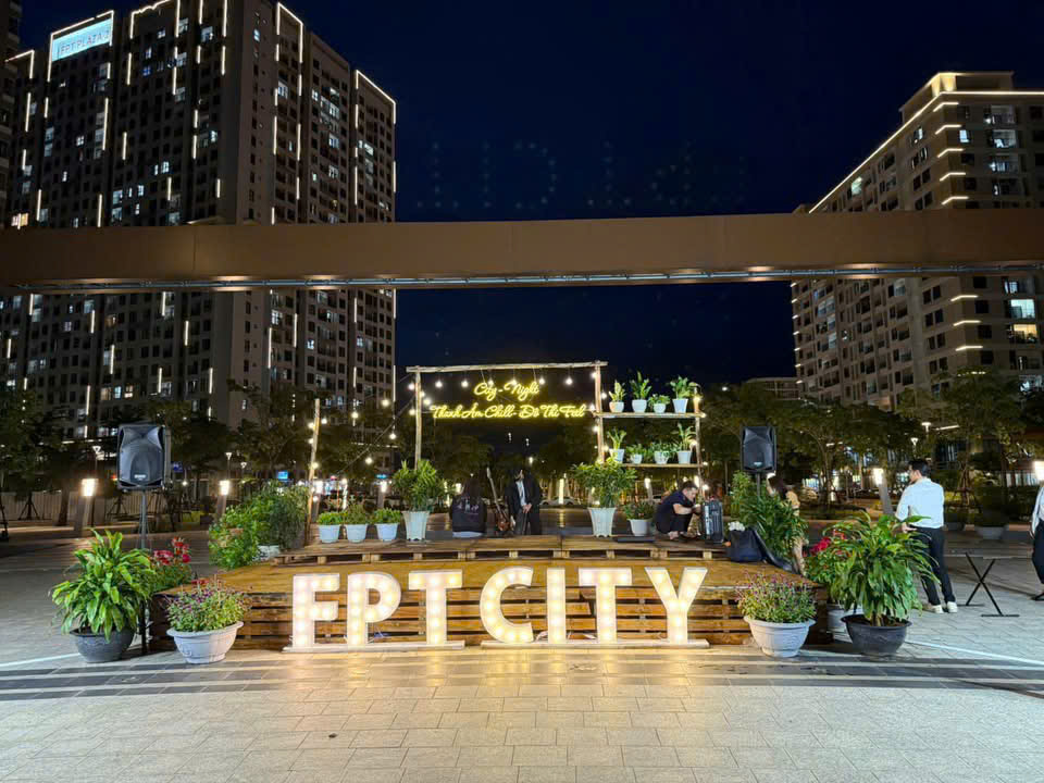 Chung Cư FPT Plaza 4 - Giá Mua Bán Căn Hộ Chung Cư FPT Plaza 4 Đà Nẵng. FPT Plaza 4 toạ lạc tại block B5-3 KĐT FPT City, Hoà Hải, Ngũ Hành Sơn, Đà Nẵng